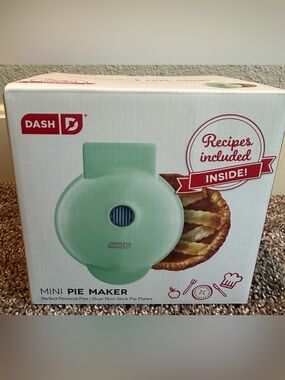 Dash Mini Pie Maker New